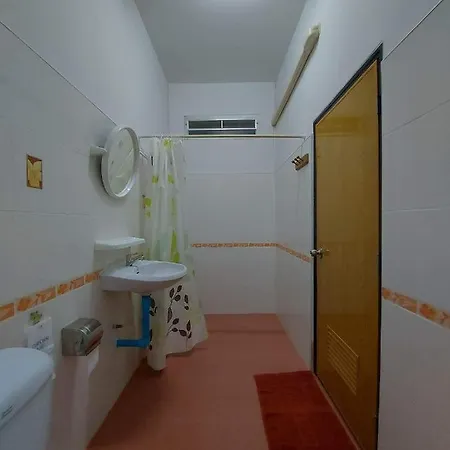 Rutcha Homestay Betong รัชชา โฮมสเตย์ เบตง Exterior photo