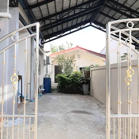 Rutcha Homestay Betong รัชชา โฮมสเตย์ เบตง Exterior photo